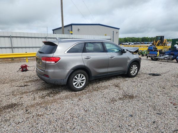2018 KIA SORENTO L, LX