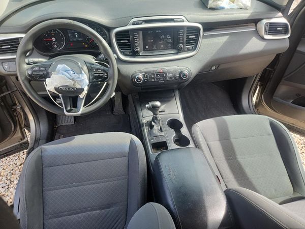 2018 KIA SORENTO L, LX