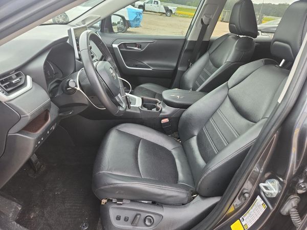 2021 TOYOTA RAV4 Limited