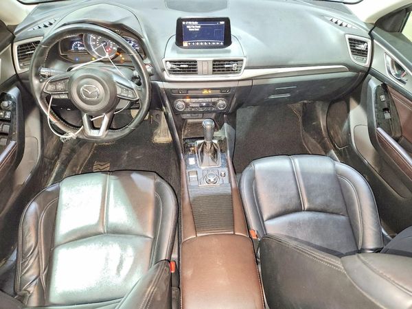 2018 MAZDA 3 Touring
