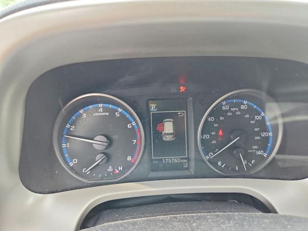 2017 TOYOTA RAV4 XLE