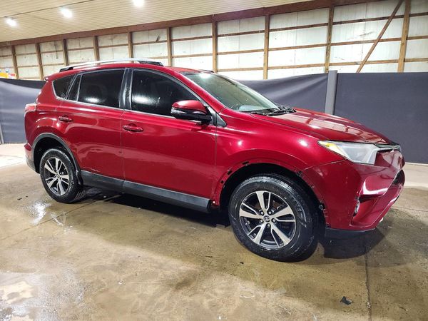 2018 TOYOTA RAV4 Adventure/XLE — Passenger 3/4