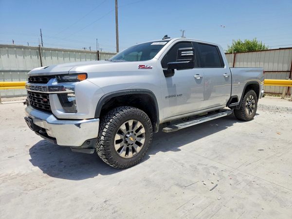 2022 CHEVROLET SILVERADO LT — Front 3/4