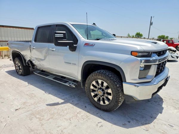 2022 CHEVROLET SILVERADO LT — Passenger 3/4