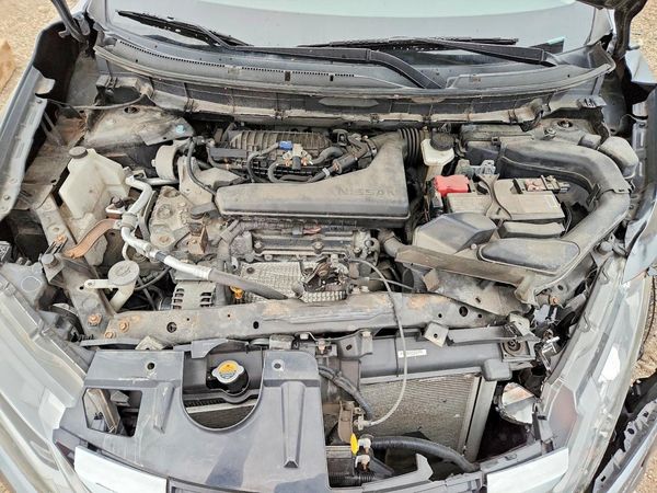 2020 NISSAN ROGUE — Engine bay