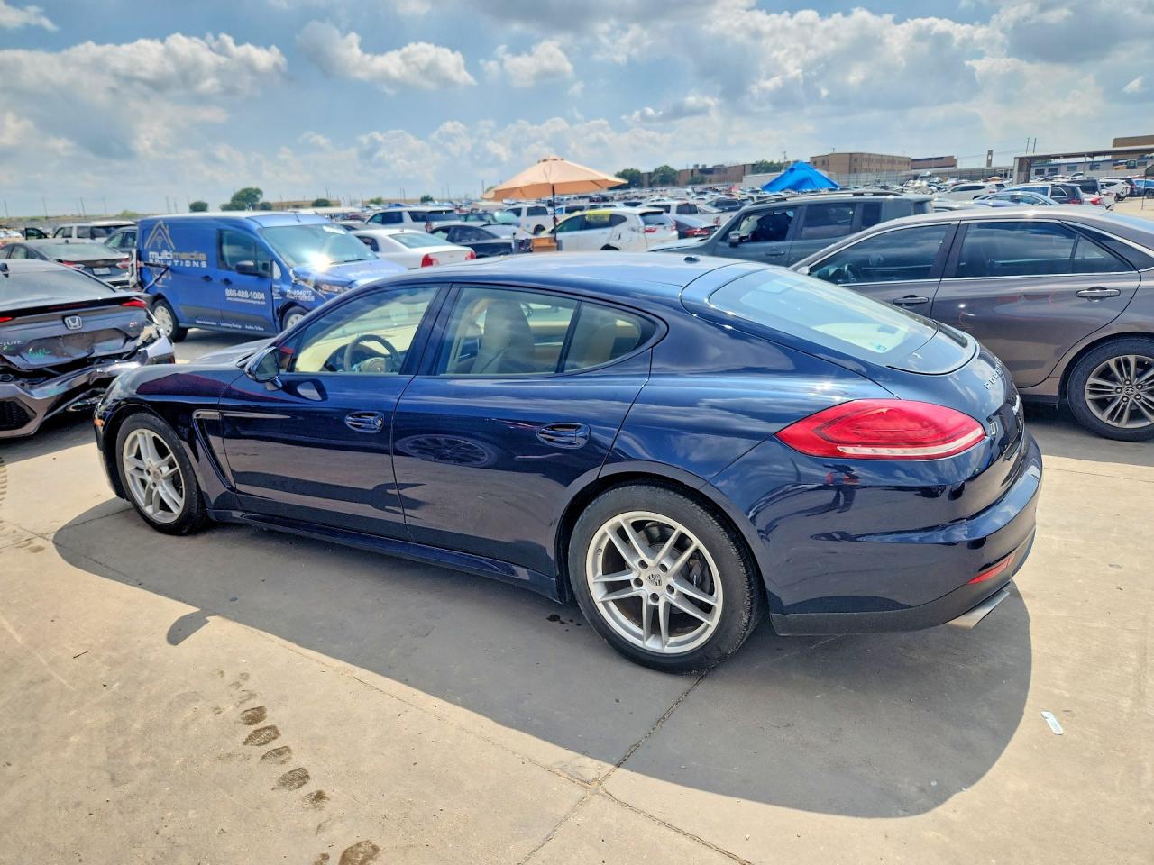 2014 PORSCHE PANAMERA Base (2WD), 4 (4WD)