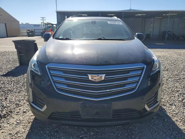 2017 CADILLAC XT5 Base