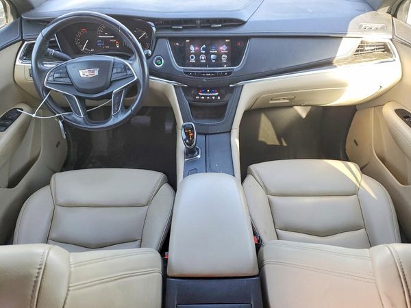 2017 CADILLAC XT5 Base