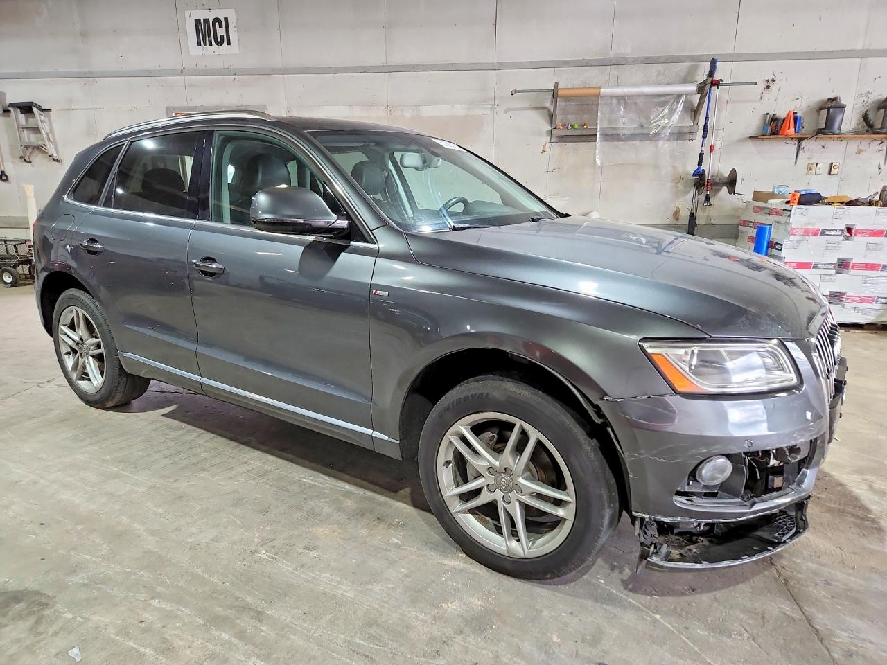 2016 AUDI Q5 quattro Premium Plus