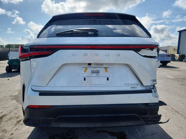 2025 LEXUS NX