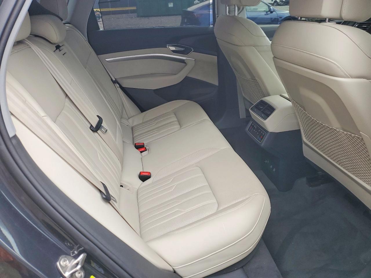 2019 AUDI E-TRON e-tron quattro Prestige