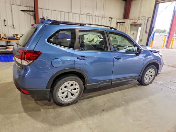 2021 SUBARU FORESTER Base