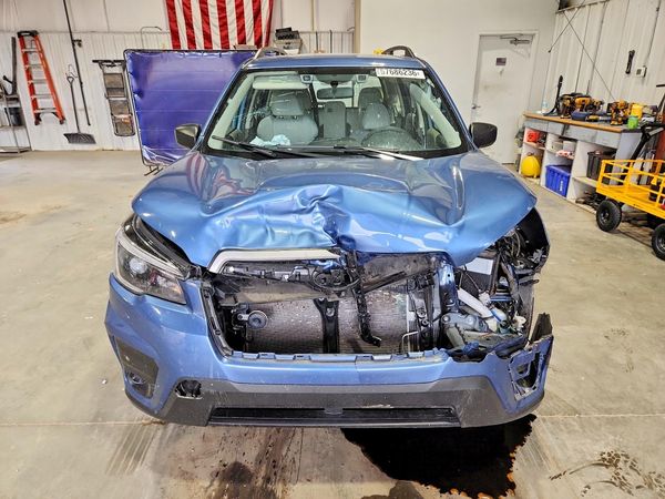 2021 SUBARU FORESTER Base