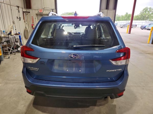2021 SUBARU FORESTER Base