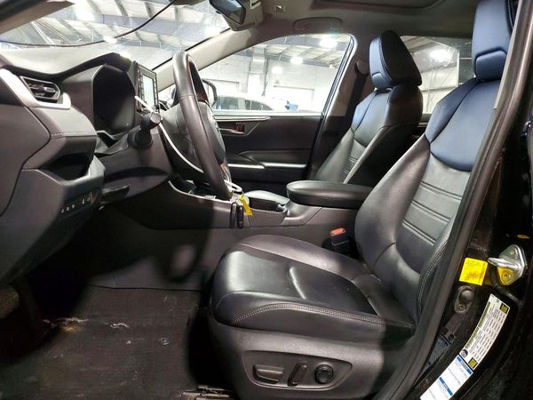 2020 TOYOTA RAV4 XLE Premium