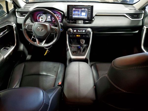 2020 TOYOTA RAV4 XLE Premium