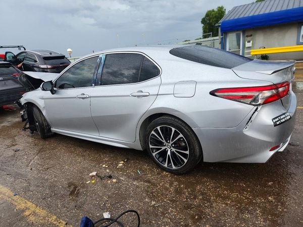 2018 TOYOTA CAMRY