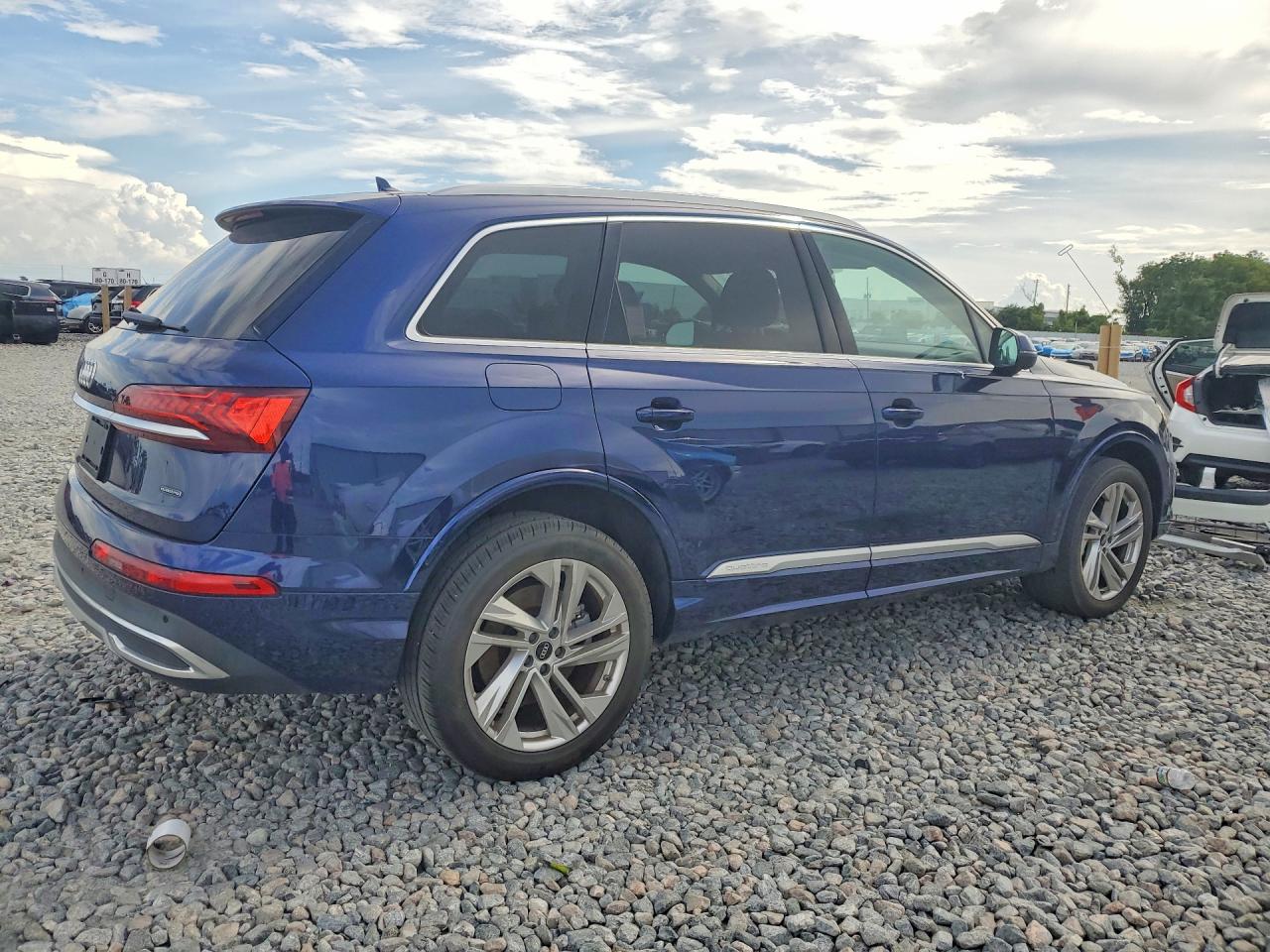 2022 AUDI Q7 quattro Premium Plus