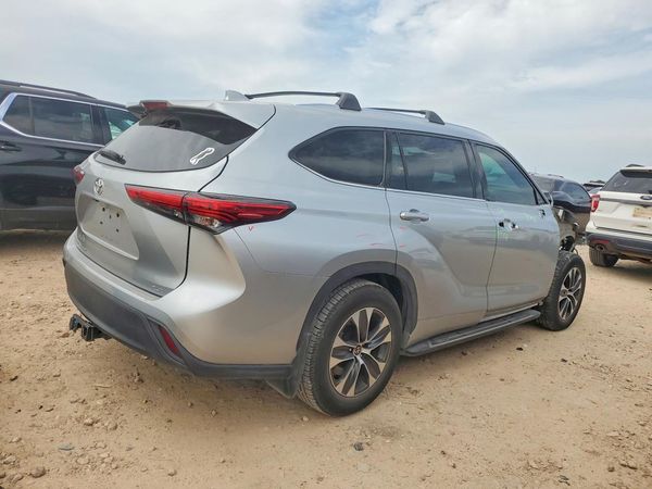 2020 TOYOTA HIGHLANDER XLE