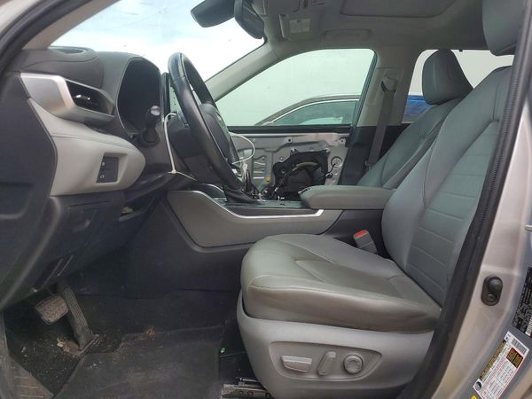 2020 TOYOTA HIGHLANDER XLE