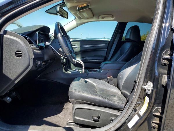 2016 CHRYSLER 300