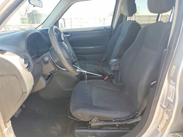 2014 JEEP PATRIOT Sport — DENT