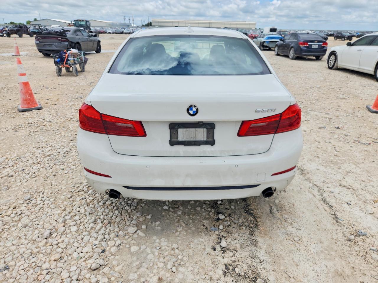 2020 BMW 530