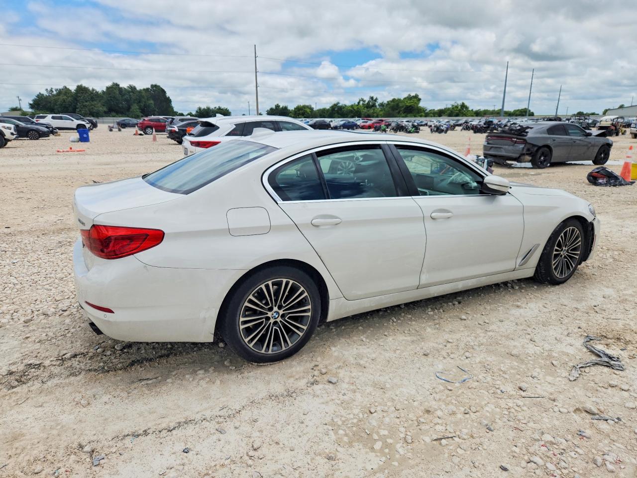 2020 BMW 530