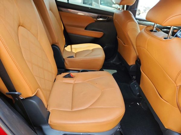 2024 TOYOTA HIGHLANDER