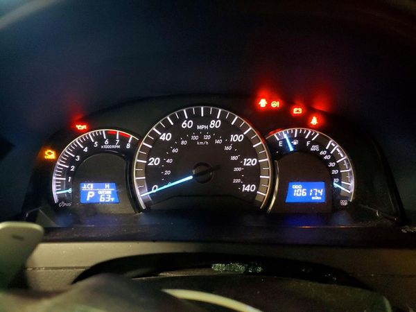2014 TOYOTA CAMRY