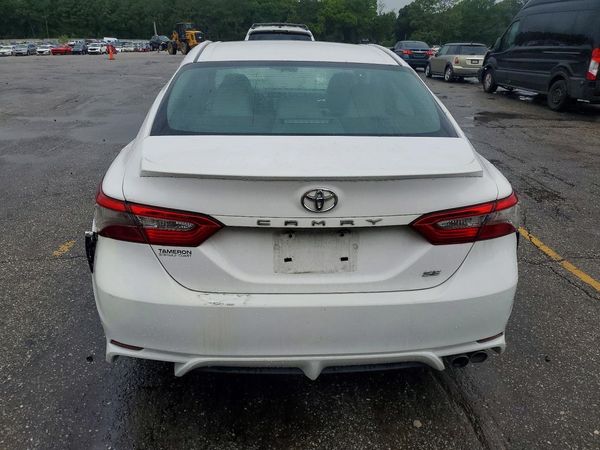 2018 TOYOTA CAMRY