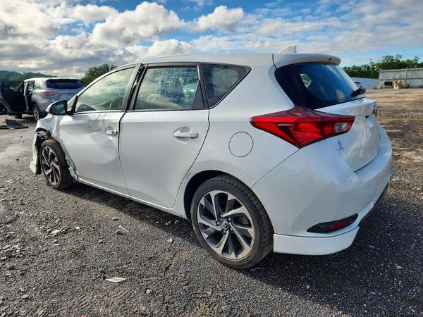 2018 TOYOTA COROLLA