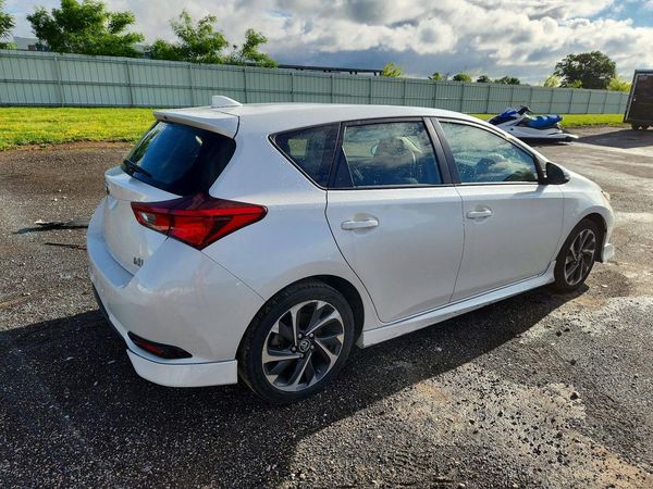 2018 TOYOTA COROLLA