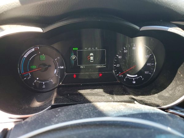 2016 KIA OPTIMA GL - Middle-low