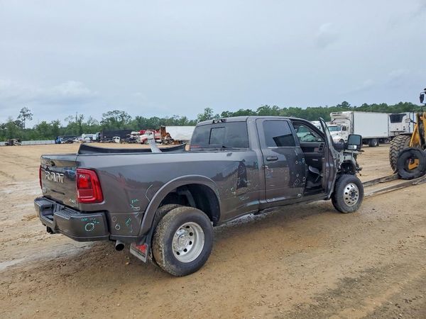 2026 RAM 3500 LIMITED CREW CAB 4X4