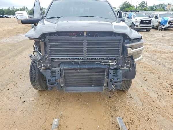 2026 RAM 3500 LIMITED CREW CAB 4X4