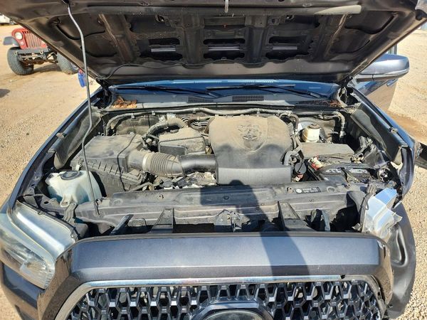 2019 TOYOTA TACOMA SR5