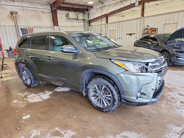2018 TOYOTA HIGHLANDER