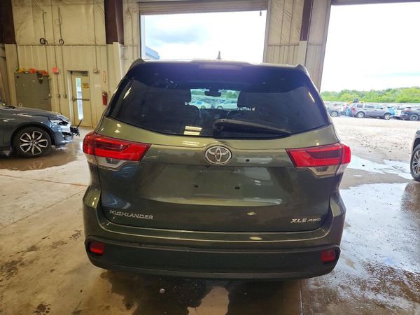 2018 TOYOTA HIGHLANDER
