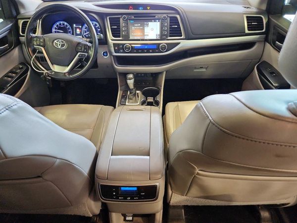 2018 TOYOTA HIGHLANDER