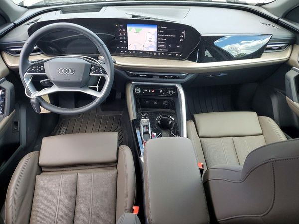 2025 AUDI Q5 quattro Premium Plus