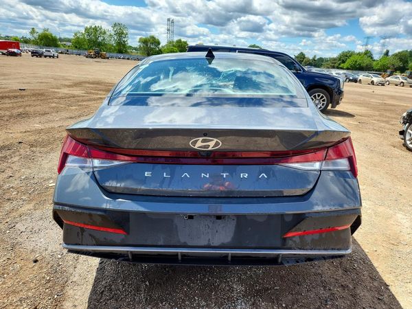 2024 HYUNDAI ELANTRA