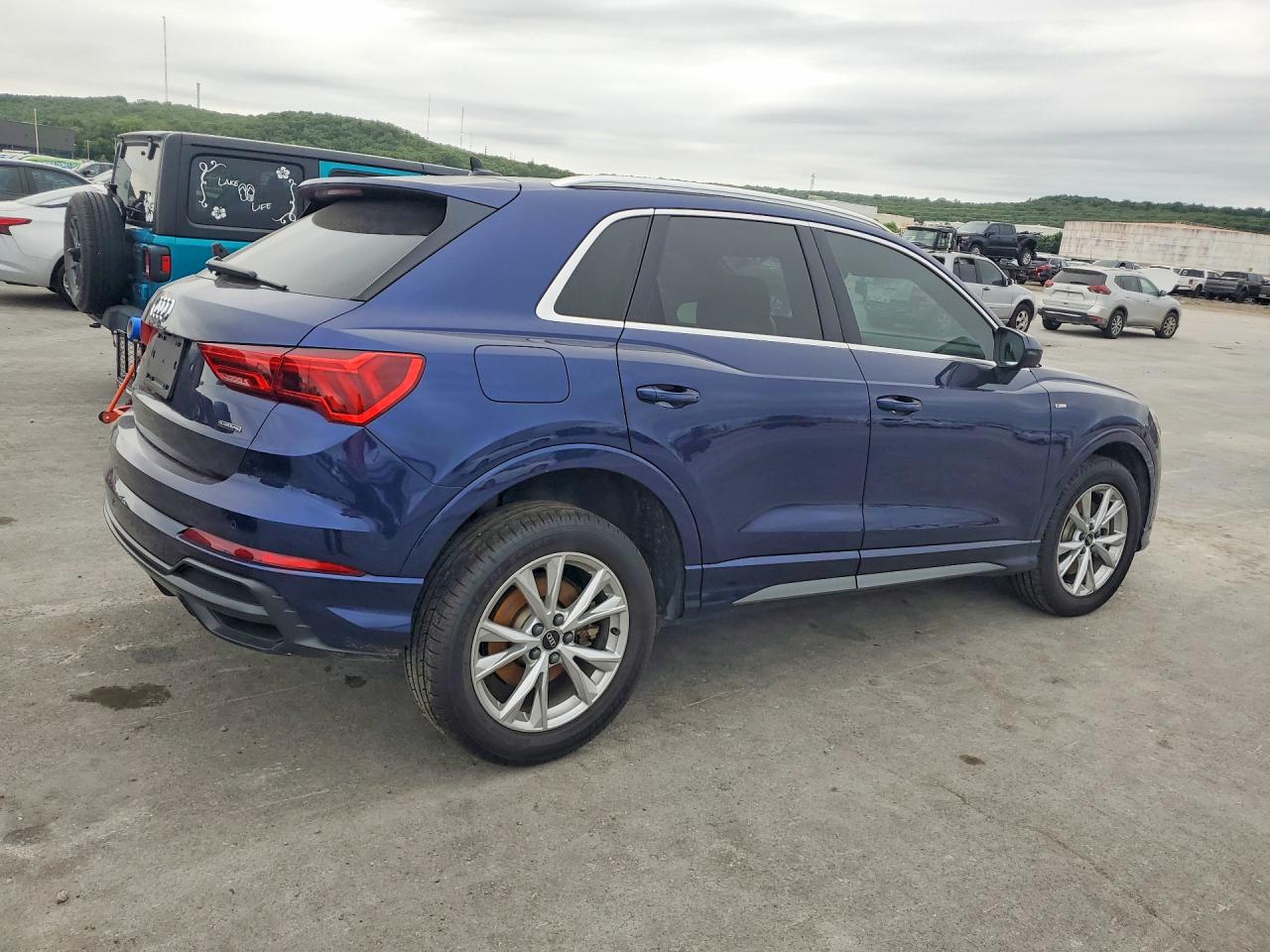 2022 AUDI Q3