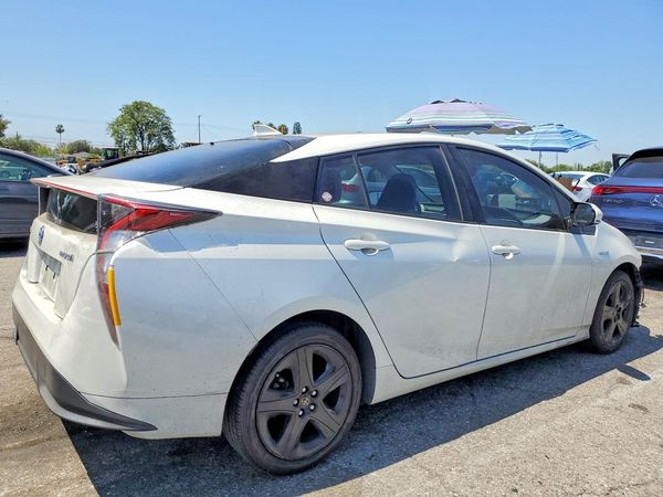2016 TOYOTA PRIUS