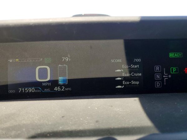 2016 TOYOTA PRIUS