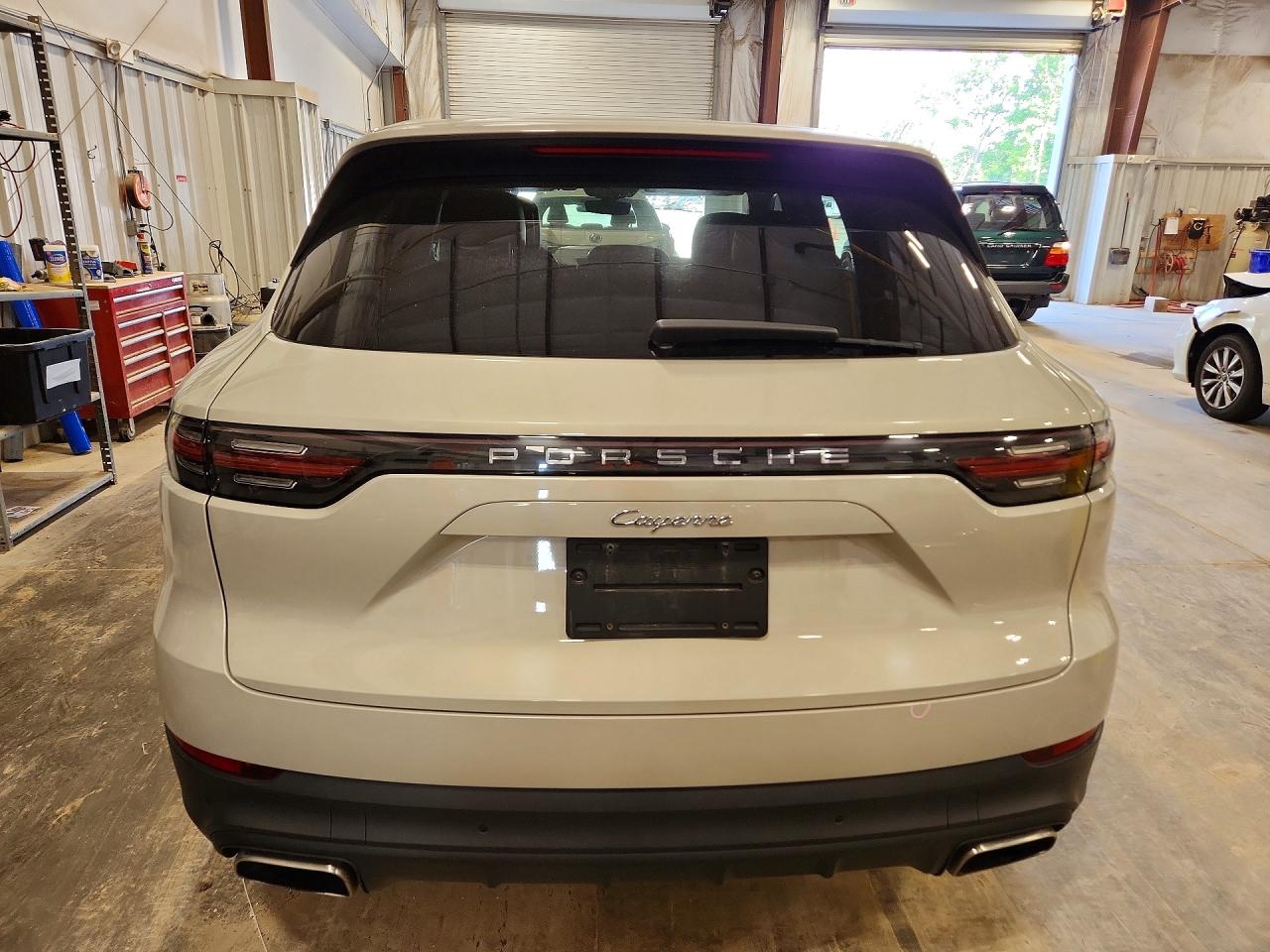 2020 PORSCHE CAYENNE