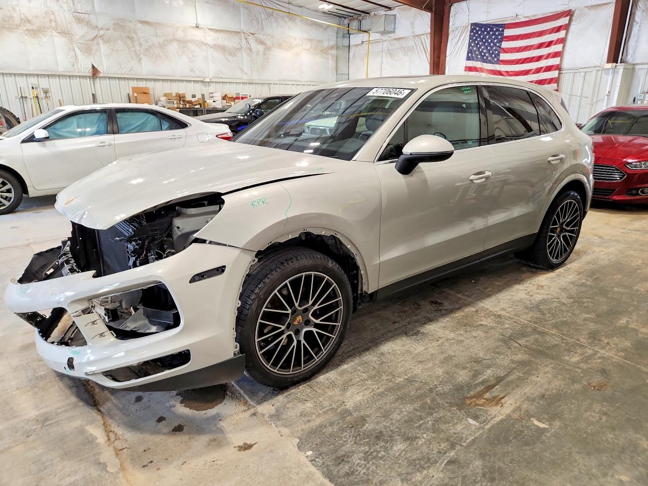 2020 PORSCHE CAYENNE