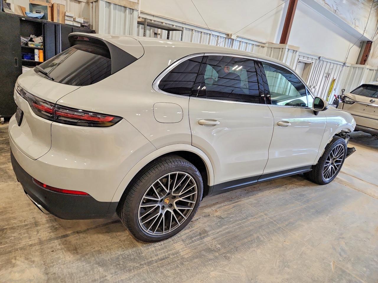 2020 PORSCHE CAYENNE