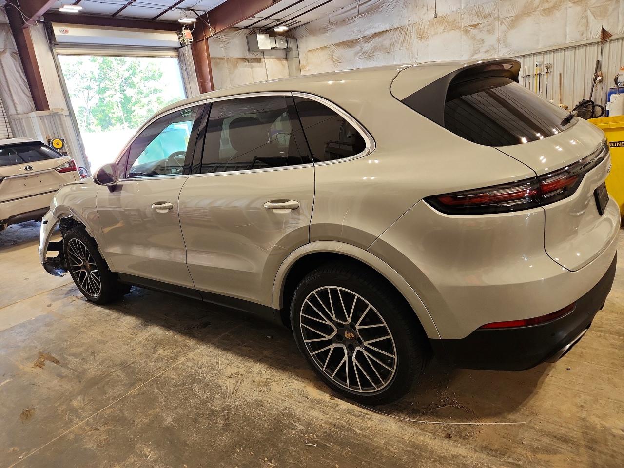 2020 PORSCHE CAYENNE