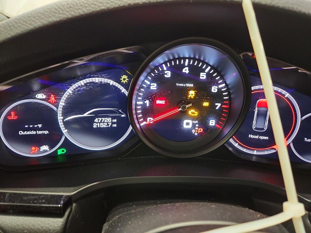 2020 PORSCHE CAYENNE
